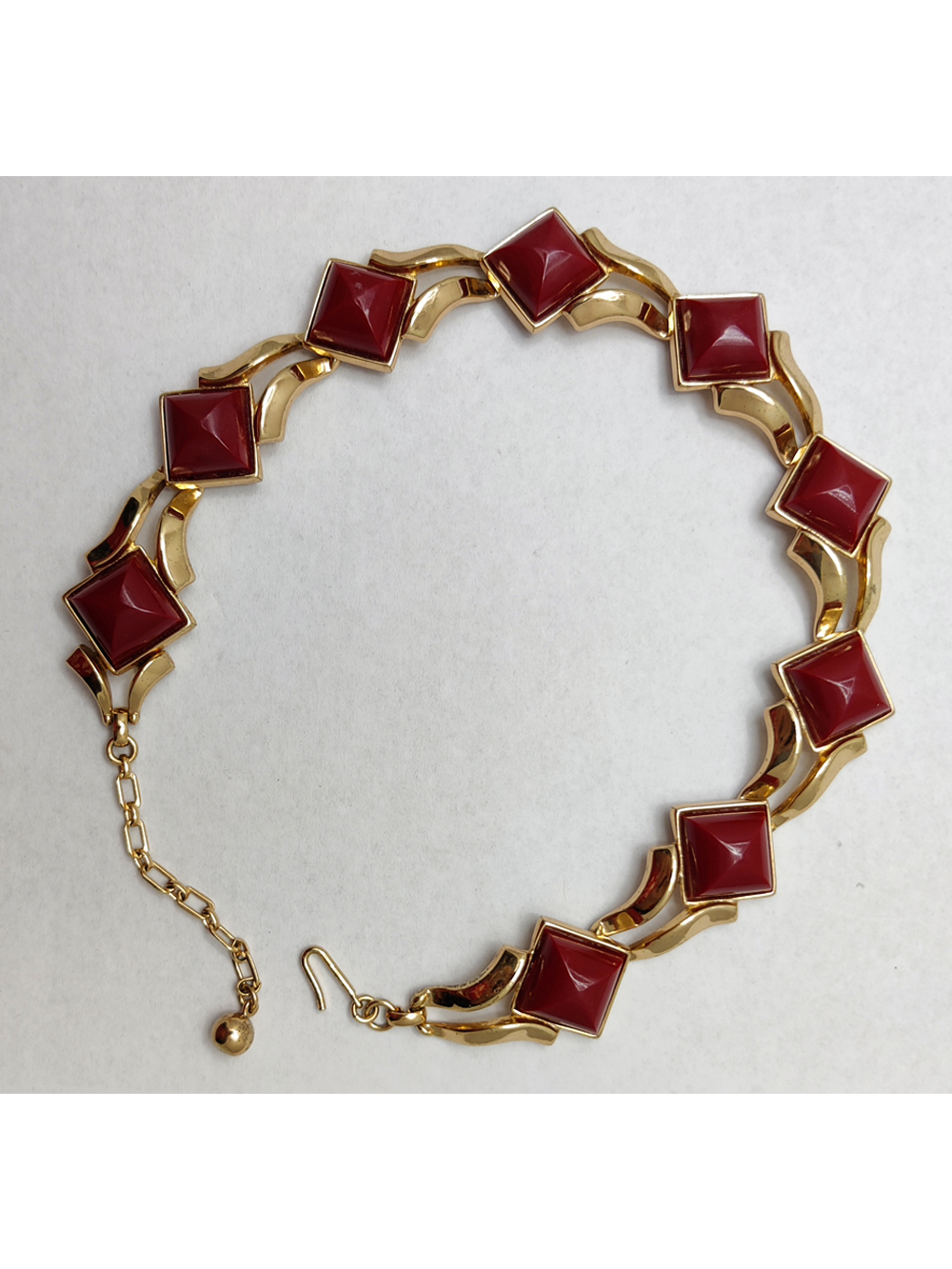 VTG Signed 50s Crown Trifari Gold Tone Red Thermoset Choker Earrings Bracelet - Picture 3 of 12